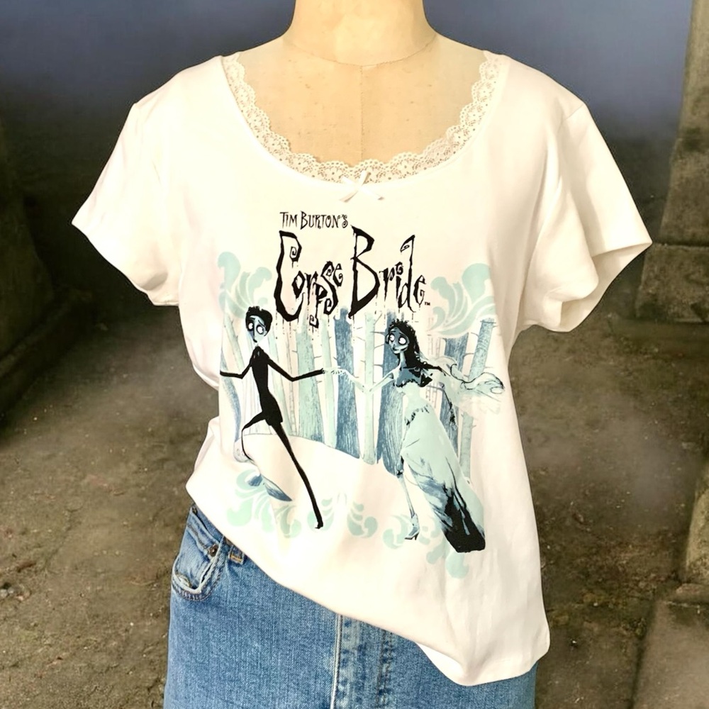 NWOT Hybrid Apparel White Lace Trimmed Corpse Bride Short Sleeve Tee- XL